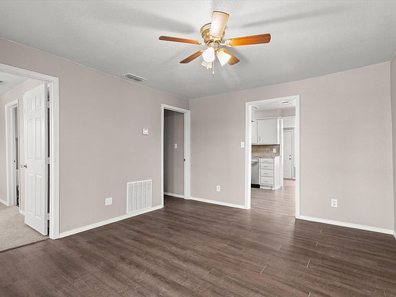 4th image of 204 Avenue L