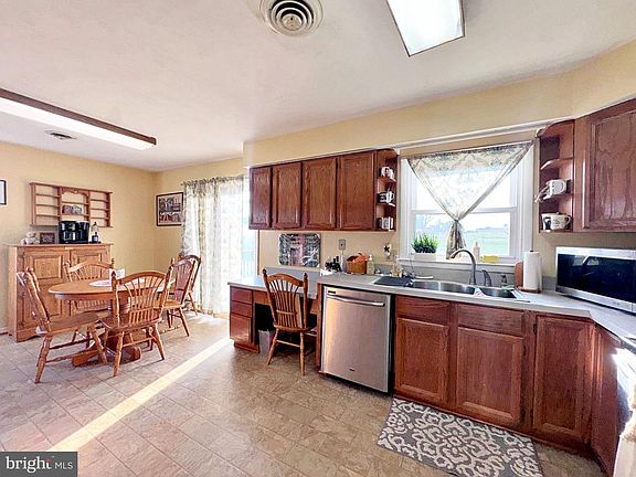 5th image of 133 Lemon Rd