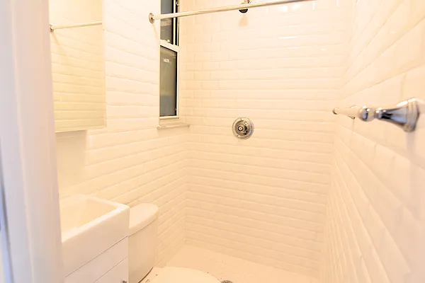 Rented by Zuz Realty | media 8