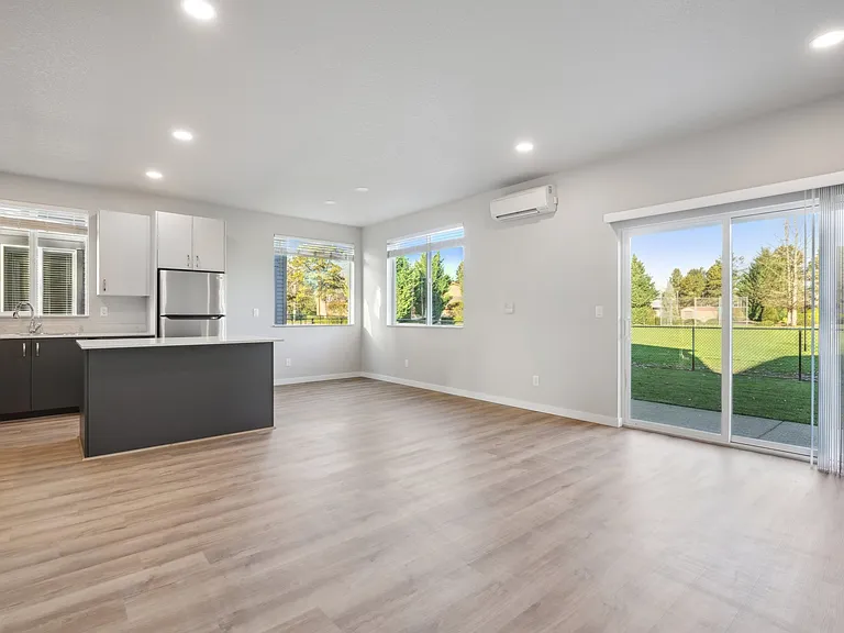 6201-6455 SE Quail Park Ln — Photo 16