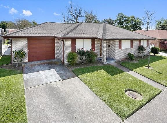2nd image of 833 E Crystal Ct