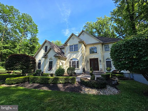 3rd image of 112 Beacon Hill Rd