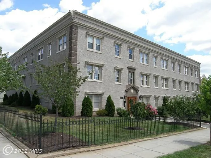 2625 3rd St NE APT 107 photo 1