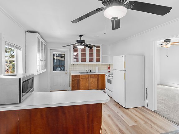4th image of 342 NE 46th St