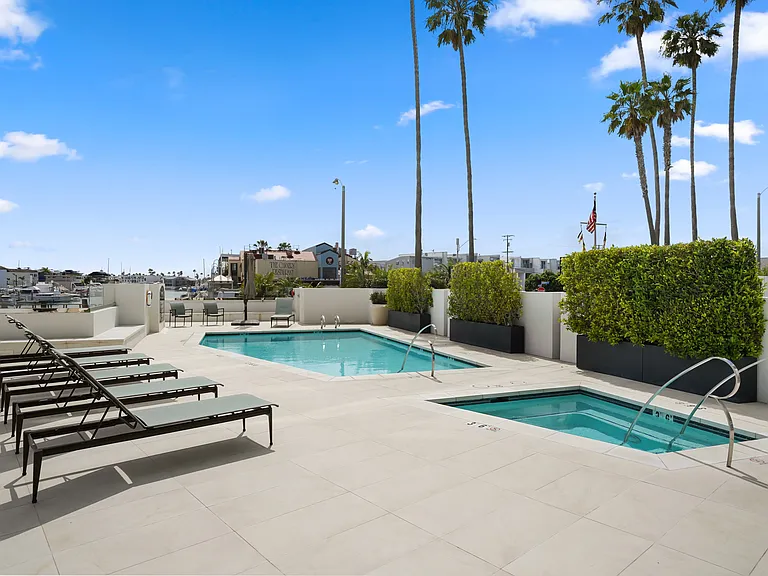 601 Lido Park Dr #8A — Photo 40
