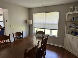 1320 Pinecroft Ln, Chesapeake, VA 23323