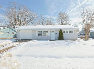 1132 Manchester Dr, South Bend, IN 46615