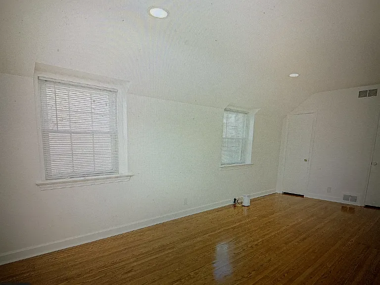 526 Williams Rd — Photo 23