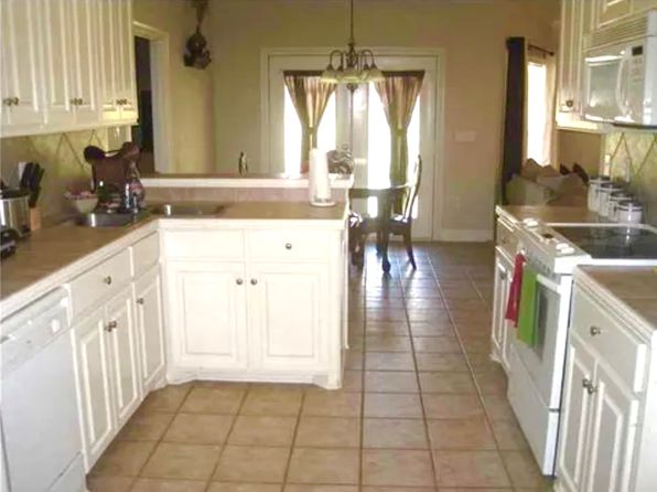 716 Forest Woods Dr, Byram, MS 39272