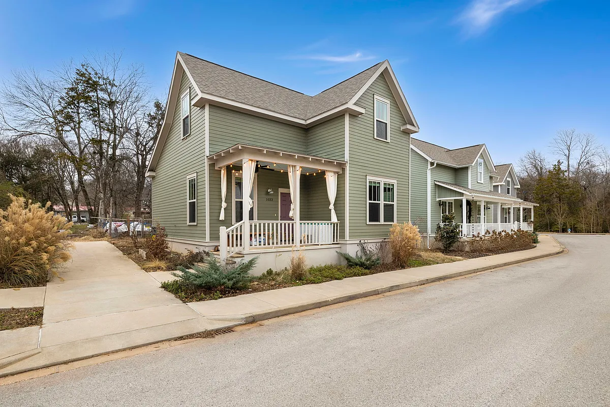 Building Photo - 1033 S Beebalm Ave