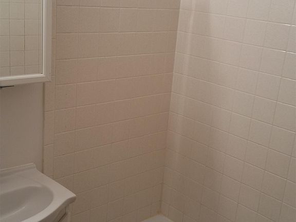 5th image of 321 Cedar Crest Dr APT 2