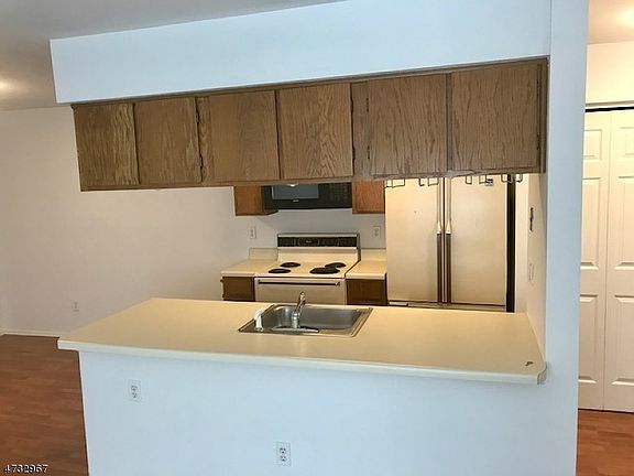 4th image of 66 Marlowe Ct #66