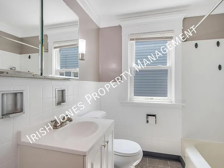 2518 Delaware Ave — Photo 11