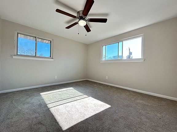 4th image of 3720 Marilyn Ln