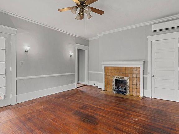 3rd image of 514 Wapping St #C