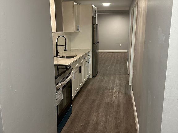 5th image of 4766 Carpenter Ave #1