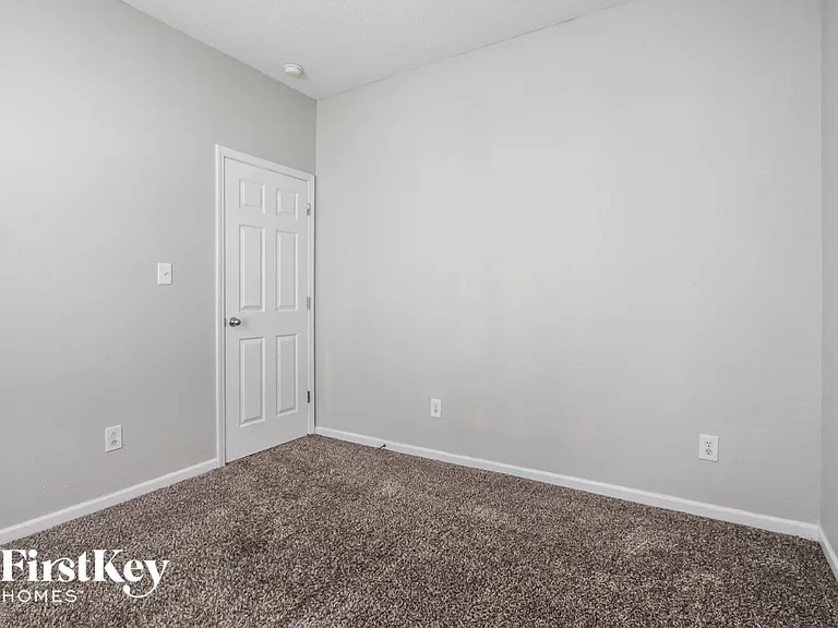 8119 Corktree Dr — Photo 12