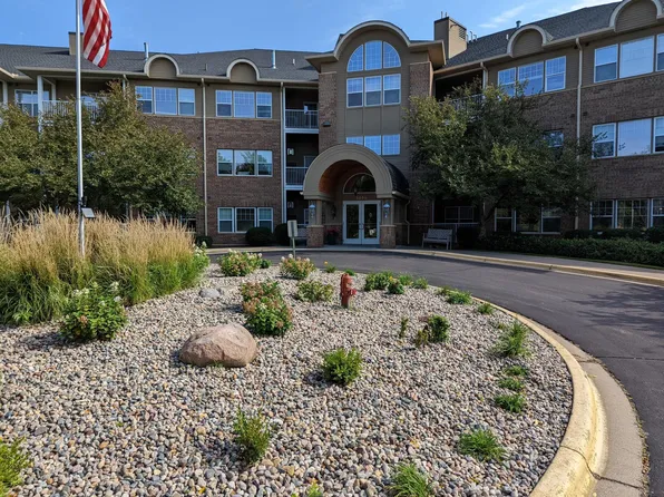 3800 85th Ave N APT 301, Brooklyn Park, MN 55443