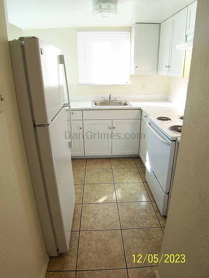 2 bed, 900 sqft, $950 — Photo 4