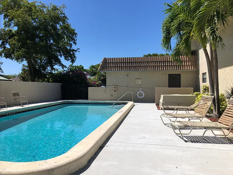 10714 Royal Palm Blvd #4-2 — Photo 14