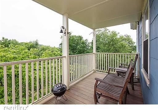 23 Evergreen Street (Porch)