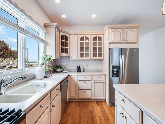 4th image of 1520 Columbia Rd #2