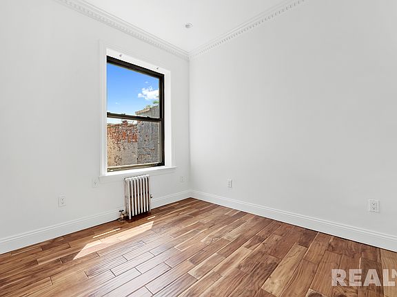 5th image of 100 Christopher St Unit 5-A