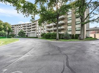 3400 Wooster Rd APT 614, Rocky River, OH 44116