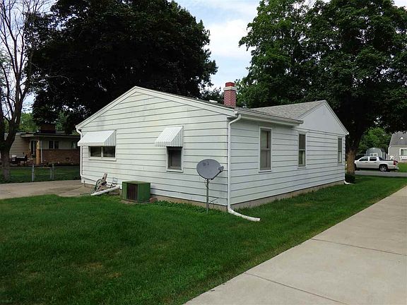 3rd image of 9314 Wright Ave