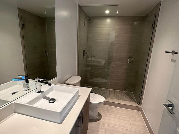 3rd image of 445 NE 39th St #201