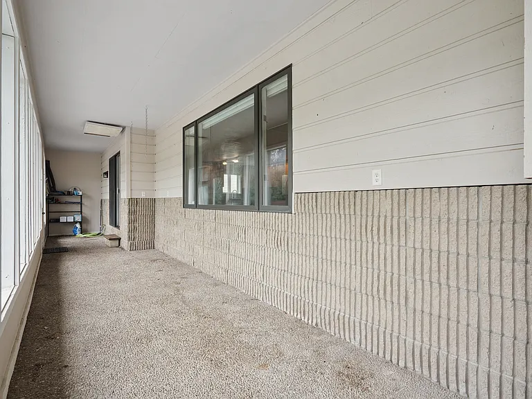 2310 Yorkshire Dr — Photo 11