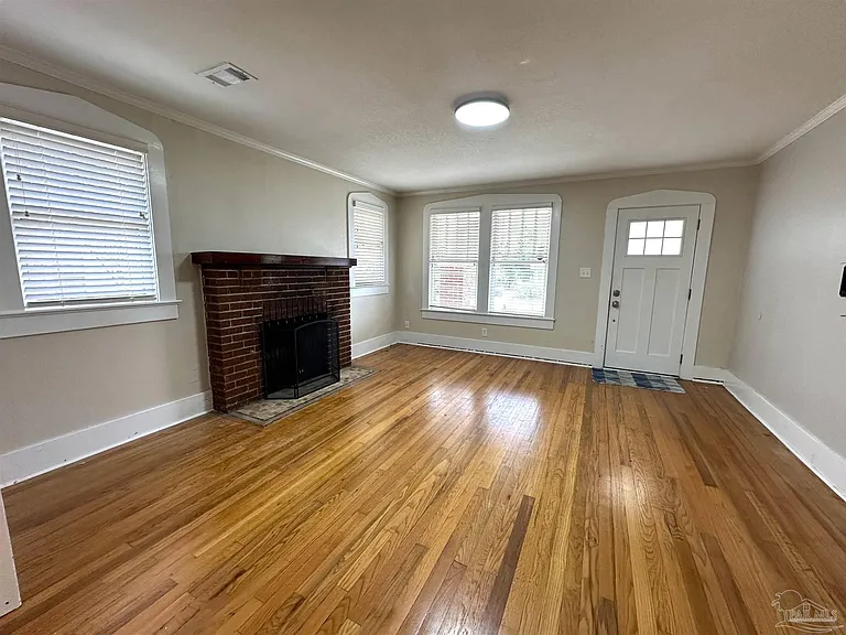119 N J St — Photo 7