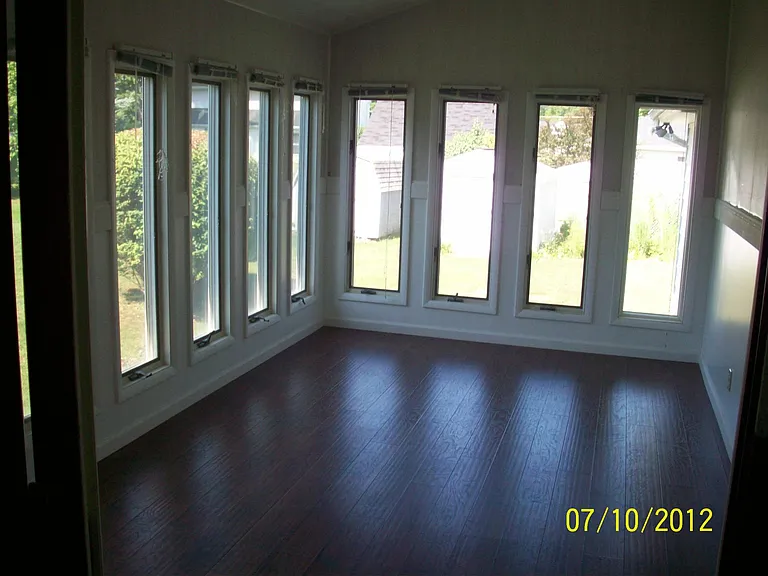 365 1st Ave — Photo 10