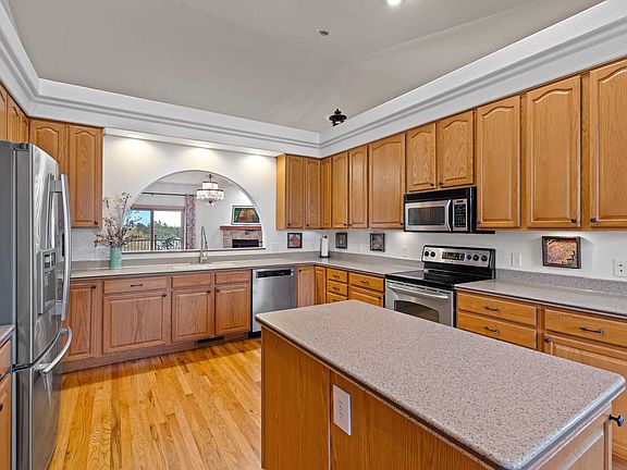 5th image of 22640 Hazel Ln