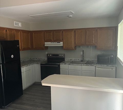3rd image of 10807 Woodlawn Blvd