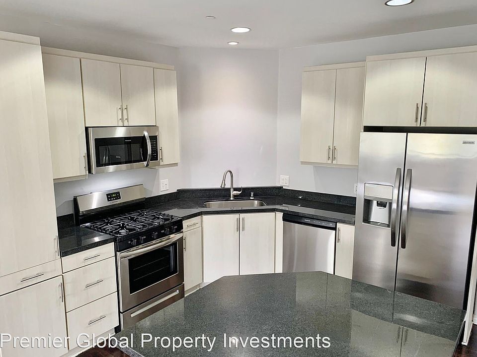 1st image of 1408 W Washington Blvd APT 210