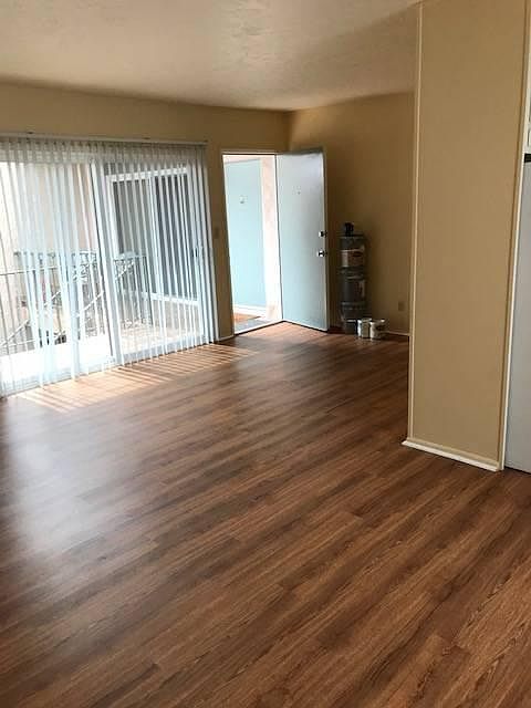 1st image of 3914 Centre St