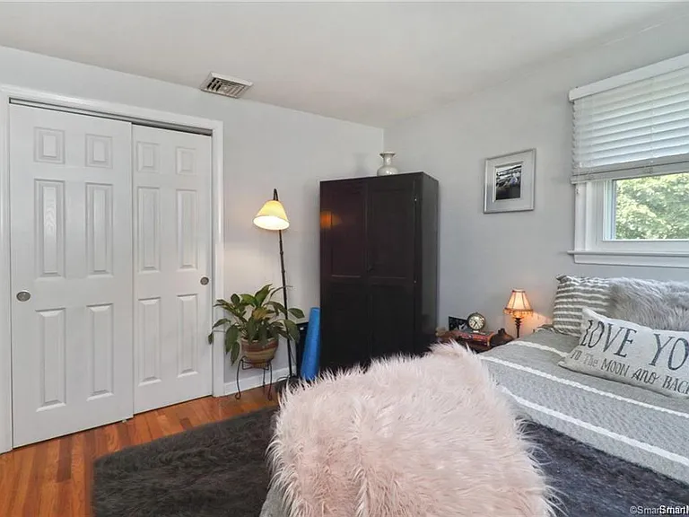 166 Hall St — Photo 12