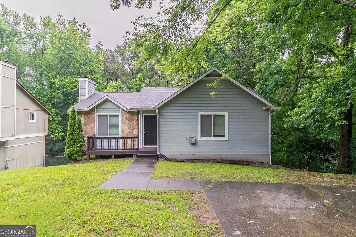 2654 Laurel View Dr photo 1