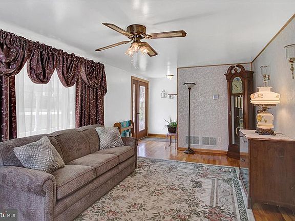 5th image of 4342 Carlisle Rd