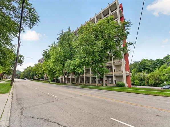 350 Quigley Rd #849, Hamilton, ON L8K 5N2