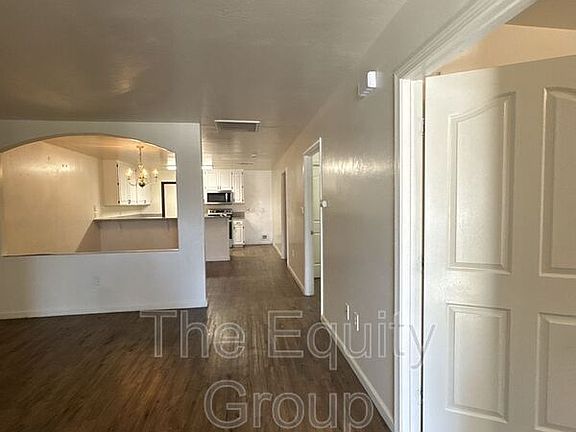 4th image of 407 N Park St