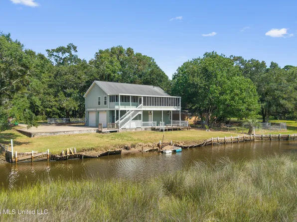 2119 E Simmons Bayou Dr, Ocean Springs, MS 39564