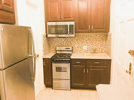 Rented by Showcase Realty | media 8