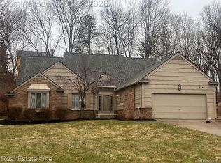 854 River Bend Dr, Rochester Hills, MI 48307