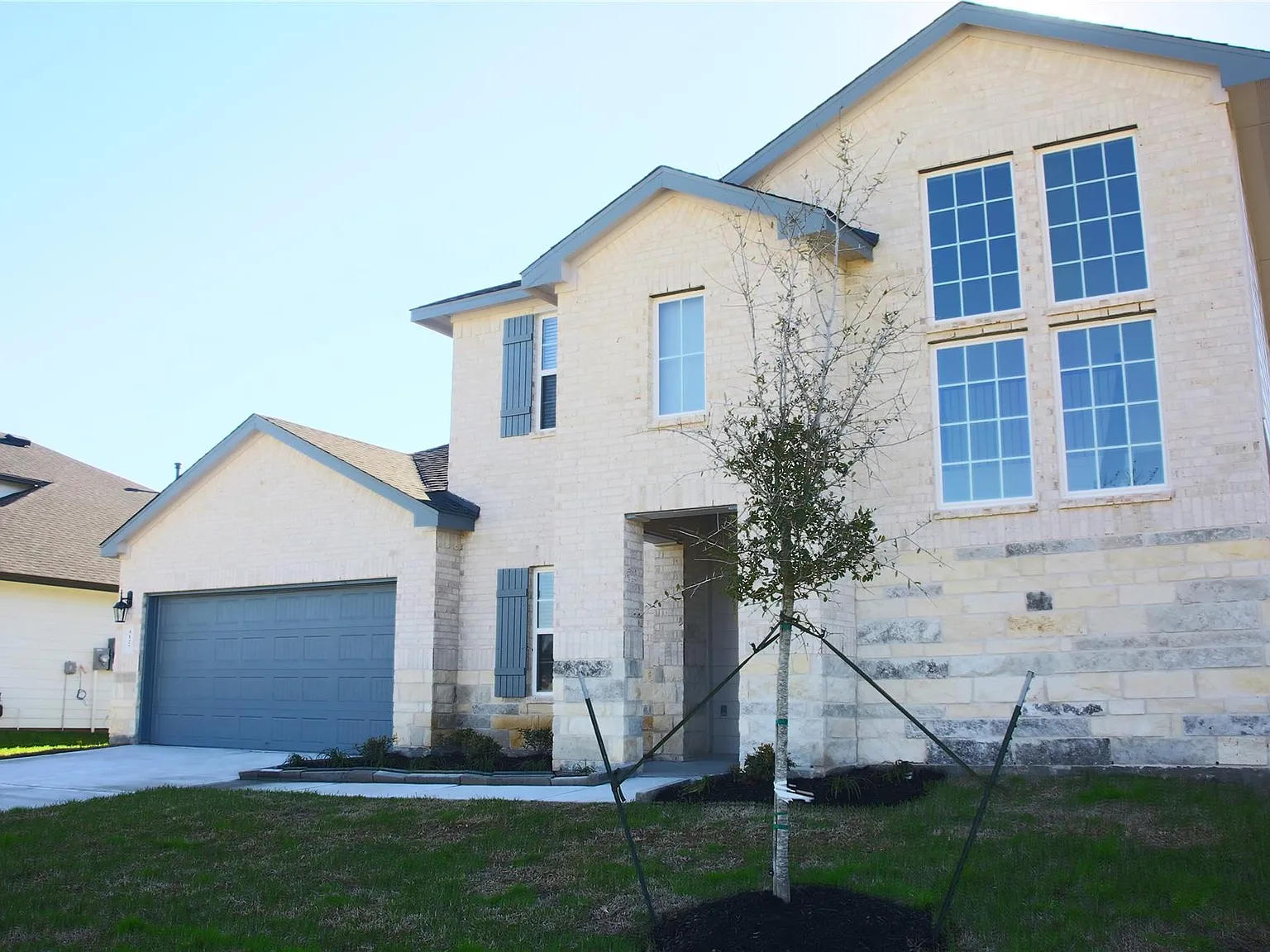 4 bed, 3.0 bath, 2941 sqft, $2,700 — Photo 4