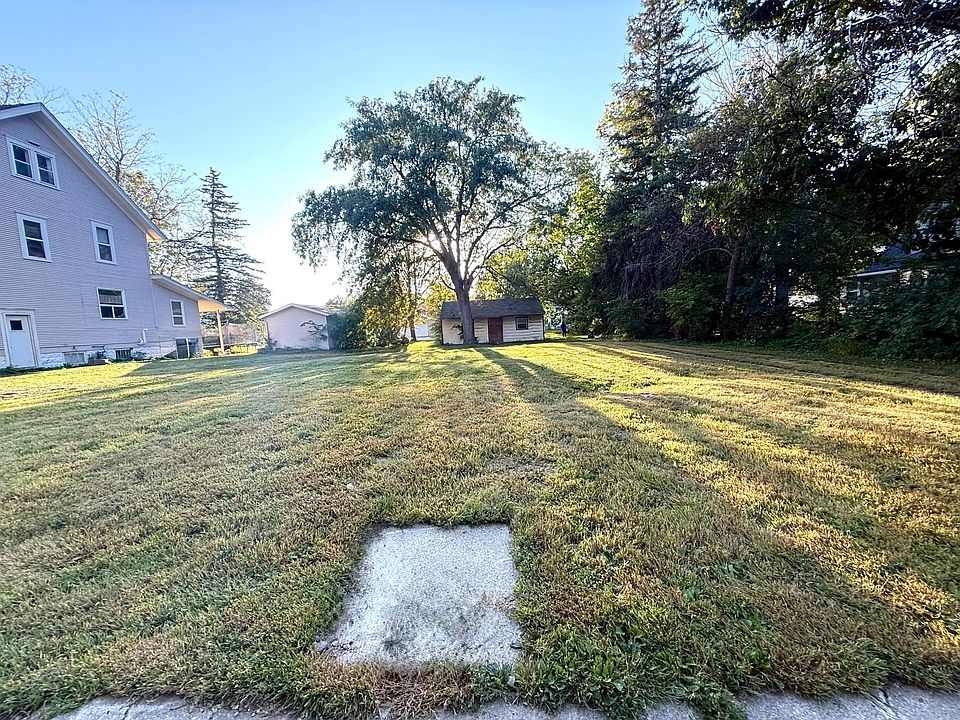 1st image of 523 Strait Ave