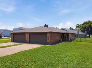6658 S Utica Pl, Tulsa, OK 74136