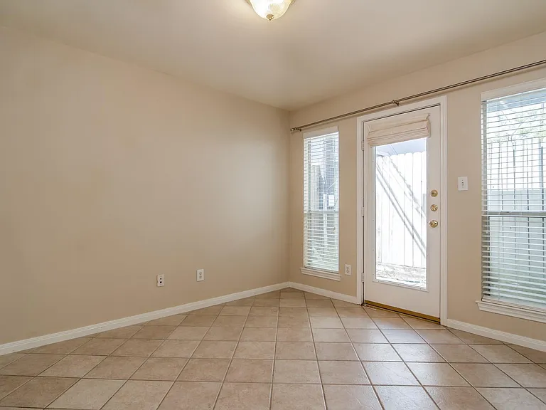 1414 Crocker St — Photo 20