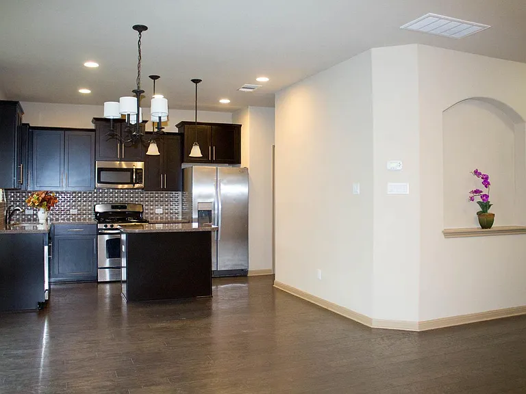 12504 Pranav Ln — Photo 4